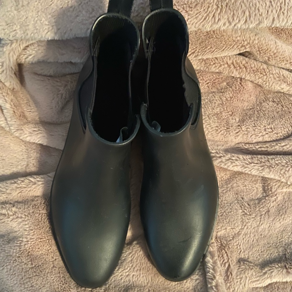 Black Boots
